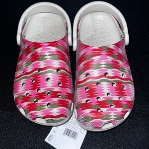 NWT crocs size j4